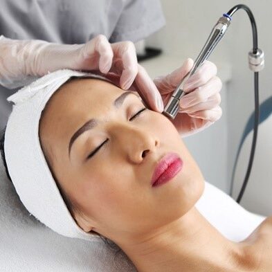 Thẩm mỹ kỹ thuật cao cho cô gái